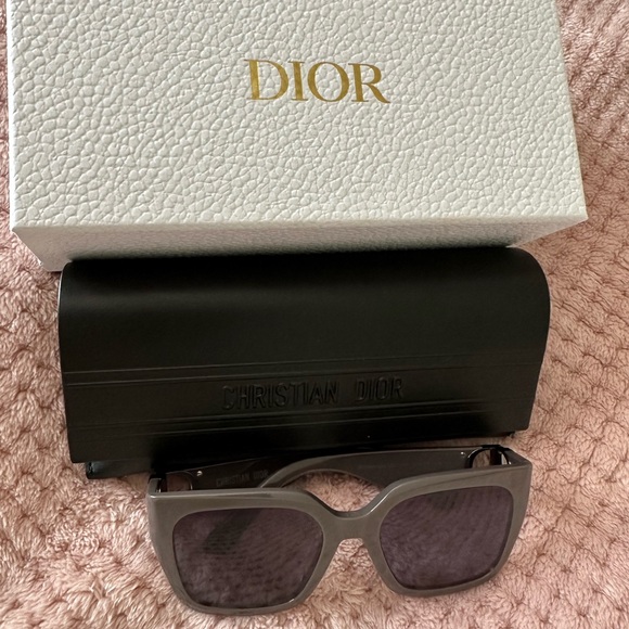Dior Elegant Gray Sunglasses - Picture 1 of 8